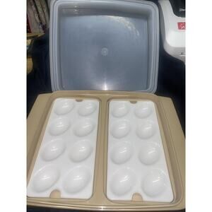 TUPPERWARE Devil Egg Taker Keeper Carrier Container Trays 723 665 722 Beige